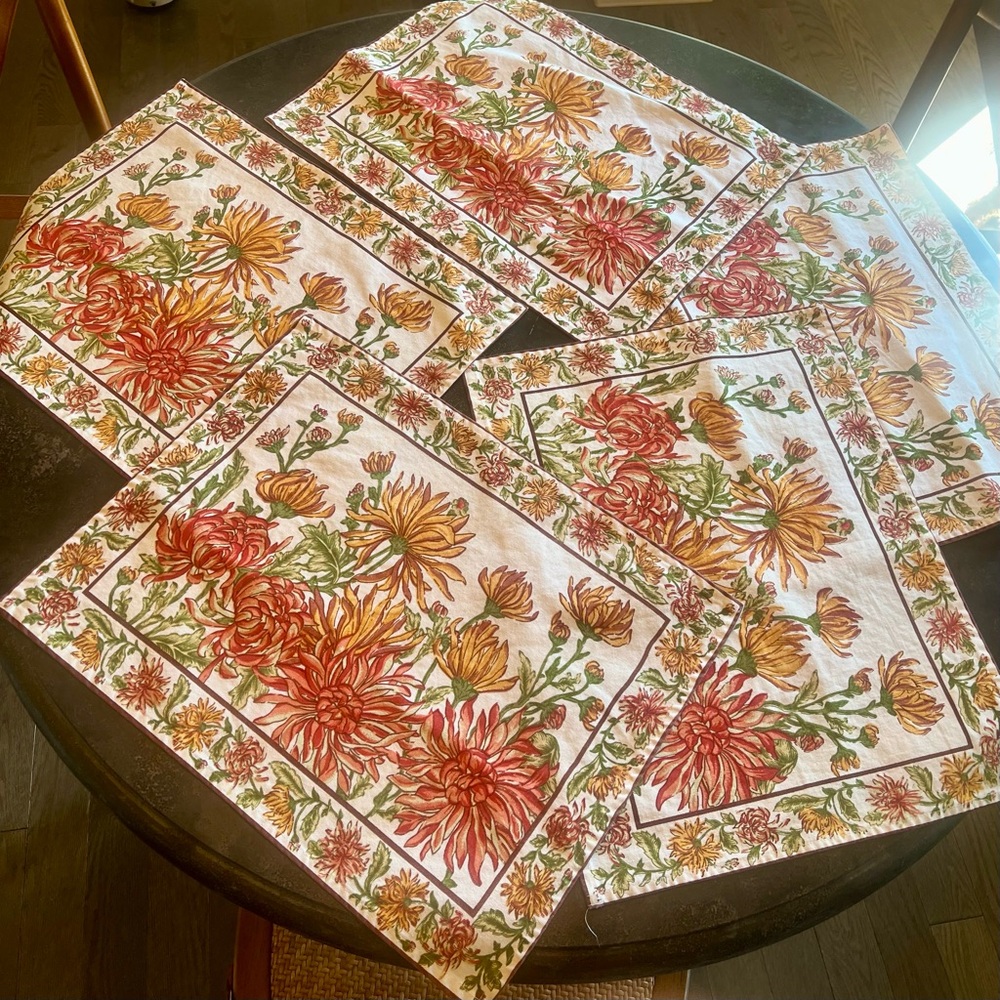 April Cornell Maple Placemat, Set of 4, Mums Ecru plus one extra